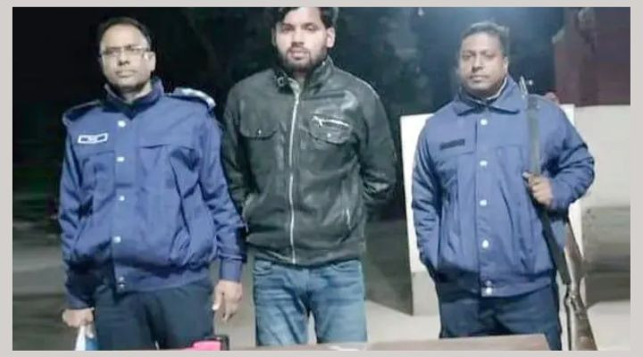 বোয়ালমারীতে ককটেল-বোমা তৈরির সরঞ্জামসহ যুবক গ্রেফতার